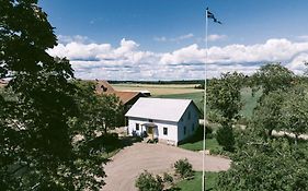 Snaellfaell Country Living - Akerbo Gard Charmigt Renoverad Flygel